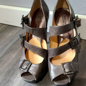 Michael Kors peep toe sandals size 8